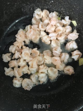 虾仁炒时蔬的做法步骤：4