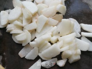 黑木耳炒山药的做法步骤：3