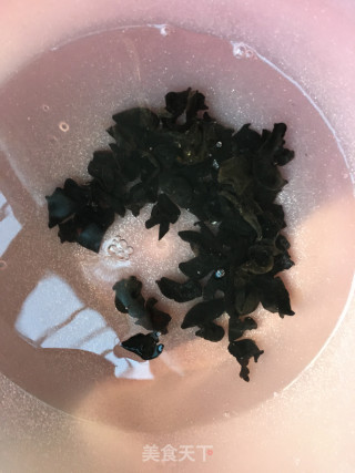 菜心炒木耳的做法步骤：2