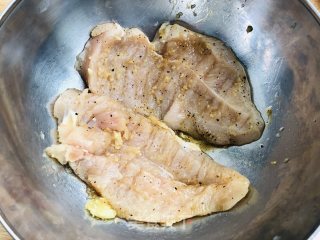爆浆鸡排的做法步骤：2