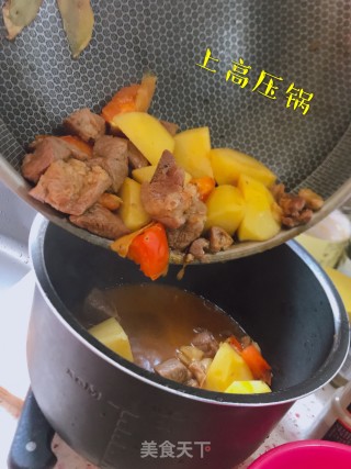 土豆烧牛腩的做法步骤：8