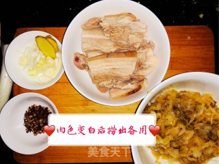 酸菜汆白肉的做法步骤：4