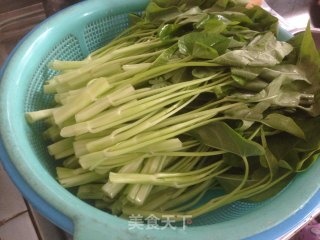 椒丝腐乳炒通心菜的做法步骤：1