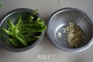 椒丝腐乳炒通心菜的做法步骤：2
