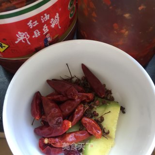 香辣时蔬鸡腿煲的做法步骤：2