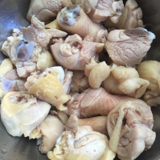 香辣时蔬鸡腿煲的做法步骤：3