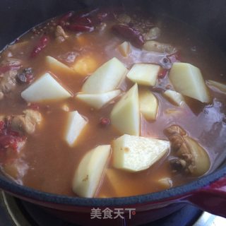 香辣时蔬鸡腿煲的做法步骤：7