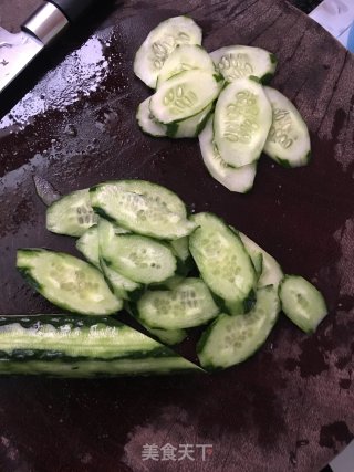 青瓜炒牛肉的做法步骤：3
