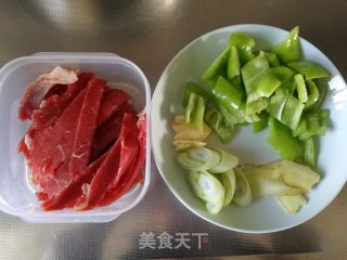 小炒牛肉的做法步骤：1