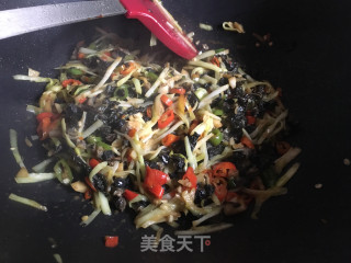 韭黄紫苏炒螺肉的做法步骤：12