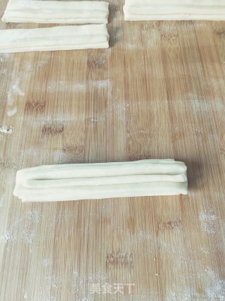 酥香油条的做法步骤：14