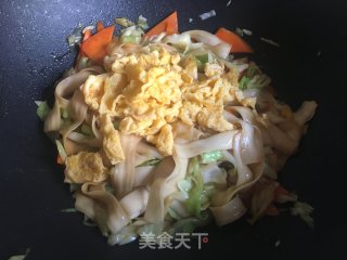 卷心菜鸡蛋炒面的做法步骤：11
