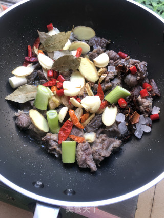 番茄土豆炖牛腩的做法步骤：7