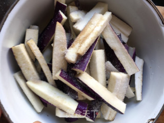 黄豆茄子焖饭的做法步骤：3
