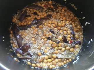 黄豆茄子焖饭的做法步骤：15