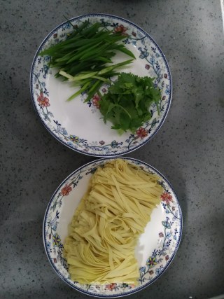 呛拌干豆腐的做法步骤：1