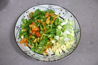 辣椒爆炒豆腐干的做法步骤：2