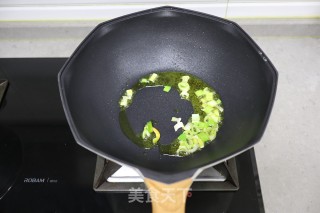 辣椒爆炒豆腐干的做法步骤：3