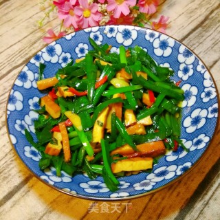韭菜炒豆干的做法步骤：7