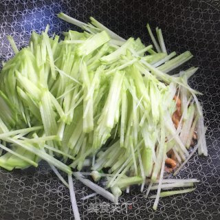 金钩海米炒萝卜的做法步骤：5
