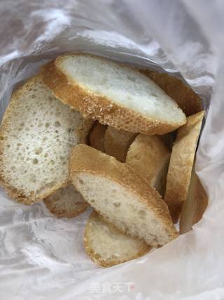 香蒜面包的做法步骤：1