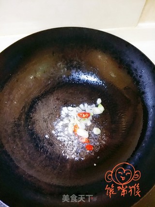 芹菜炒里脊的做法步骤：2