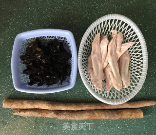 山药木耳鸭翅汤的做法步骤：1