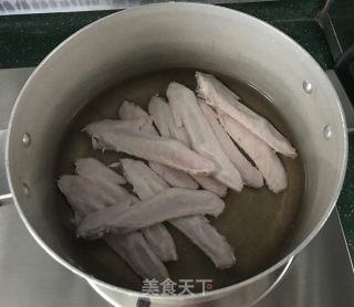 山药木耳鸭翅汤的做法步骤：3