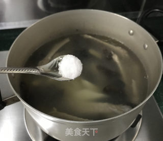 山药木耳鸭翅汤的做法步骤：10