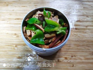 豆干炒辣椒的做法步骤：9