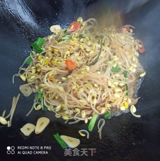 素炒黄豆芽的做法步骤：7