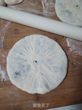 笨人法韭菜鸡蛋馅饼的做法步骤：8