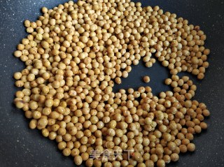 茴香焖黄豆的做法步骤：4