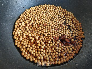 茴香焖黄豆的做法步骤：5