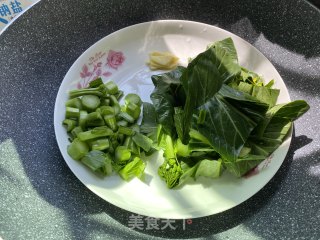 虾虾菜心粒粥~的做法步骤：2