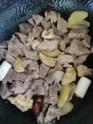 牛腩萝卜汤的做法步骤：3