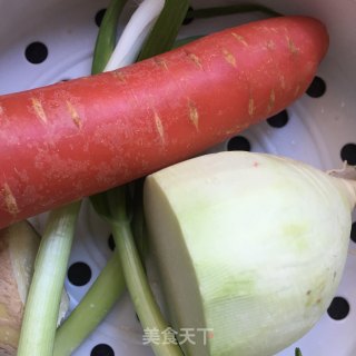 凉拌双色萝卜的做法步骤：1