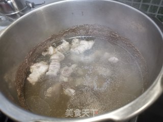 土豆炖牛肉的做法步骤：1