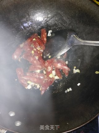 包菜炒腊肠的做法步骤：6