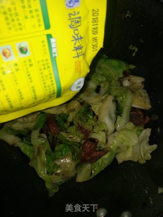包菜炒腊肠的做法步骤：10