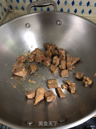番茄胡萝卜清烧牛肉的做法步骤：2
