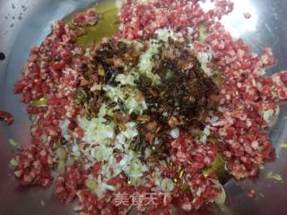 牛肉佛手瓜馅饺子的做法步骤：3