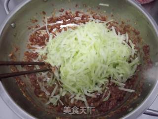 牛肉佛手瓜馅饺子的做法步骤：6