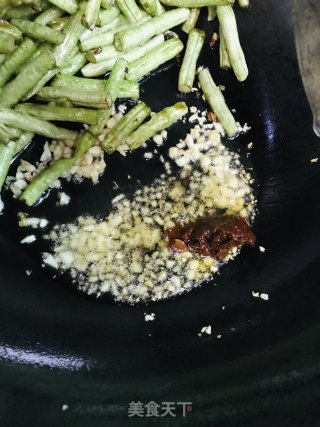 油焖豆角的做法步骤：4
