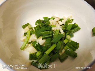 葱香黑豆芽的做法步骤：1