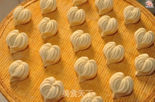 心形花卷的做法步骤：9