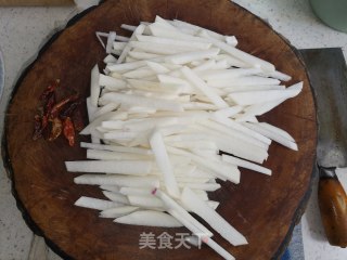 辣炒红萝卜的做法步骤：2