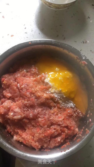 自创豆腐肉丸的做法步骤：1