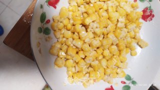 玉米粒煎蛋的做法步骤：1