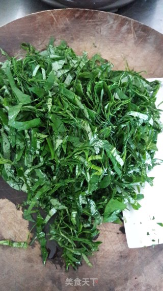 不妨一试的豆角叶汤（豇豆叶）的做法步骤：2